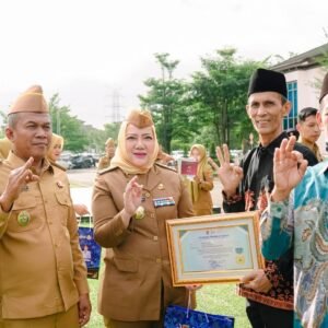 Bupati dan Wabup Musi Rawas Melepas 57 ASN Purna Tugas, Momen Berikan Penghargaan atas Pengabdian